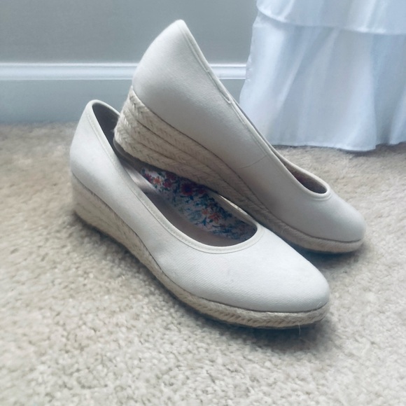 Life Stride Espadrille Shoes - Picture 5 of 5